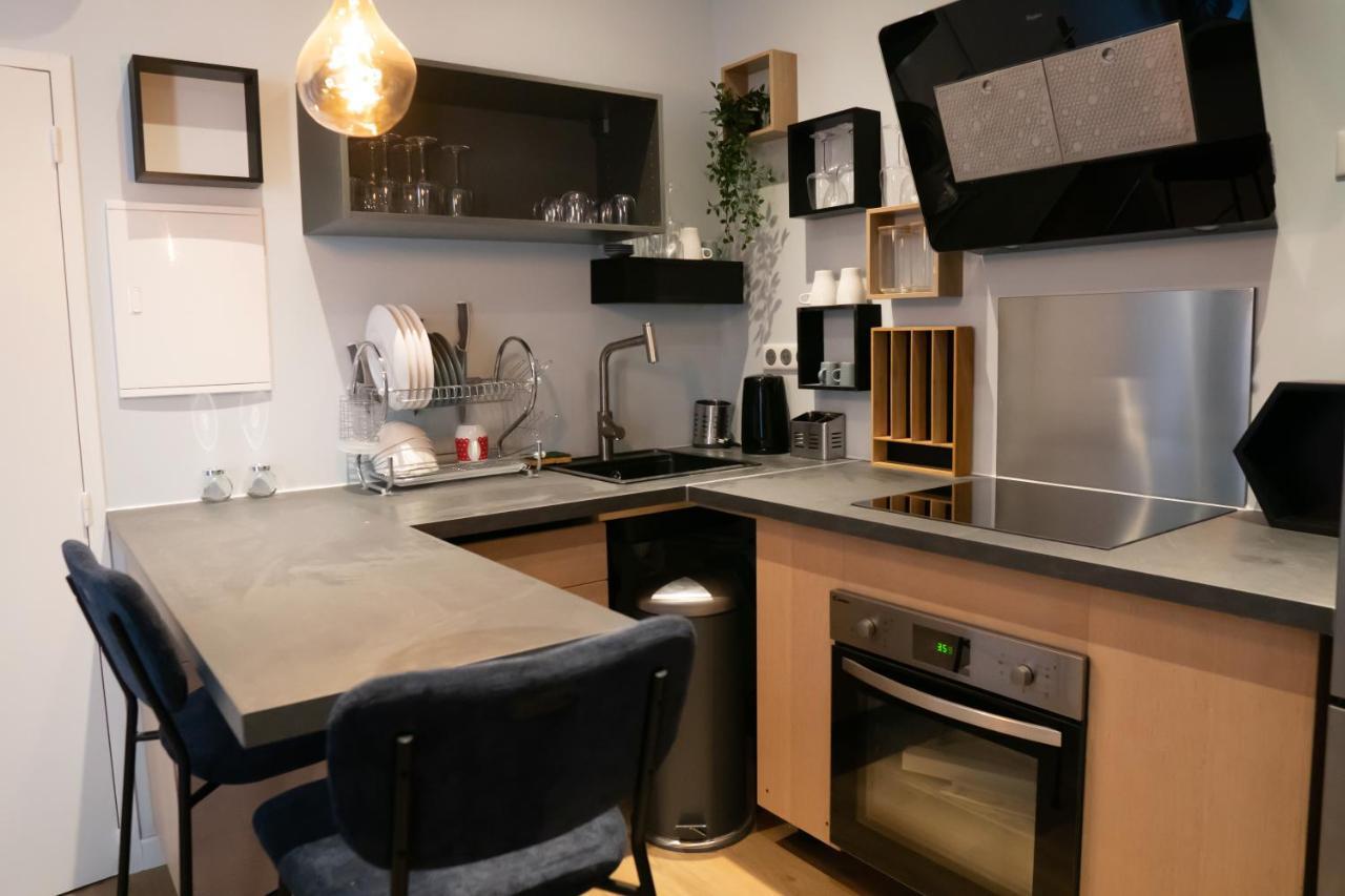 Coeur De Ville T2, Terrasse, Clim Tt Equipe, Parking Sanary-sur-Mer Luaran gambar